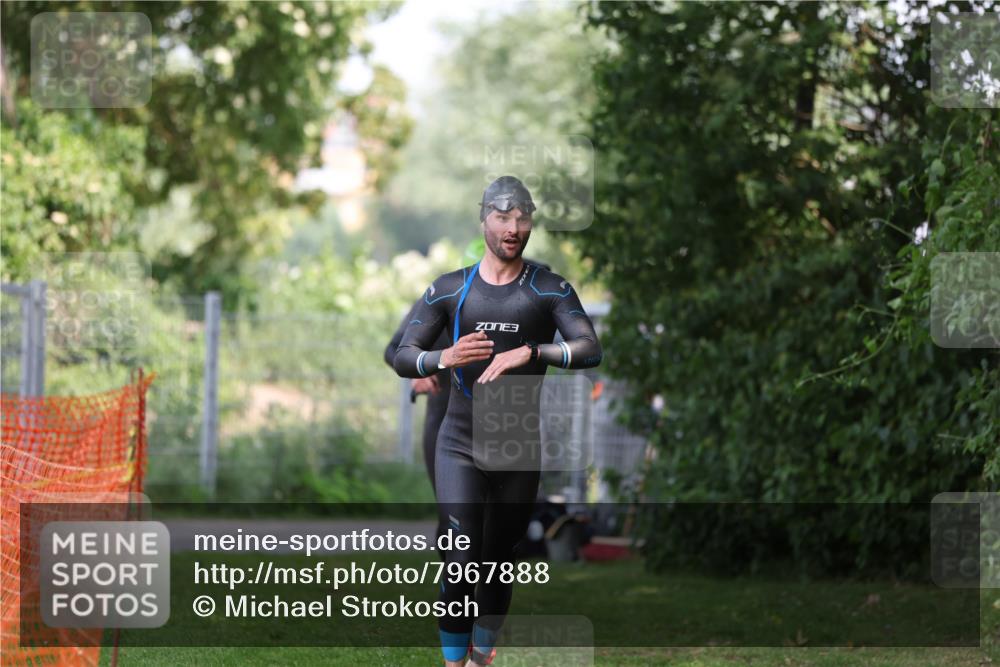 15.06.2025 - 7 Türme Triathlon Michael Strokosch http://msf.ph/oto/7967888 15.06.2025 12:53:32 Schwimmen 789, 855, 1072, 1156 meine-sportfotos.de