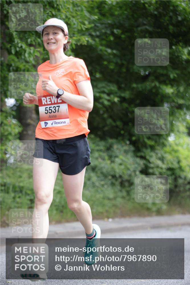 15.06.2025 - REWE Women's Run Jannik Wohlers http://msf.ph/oto/7967890 15.06.2025 10:03:00 Laufen 5537 meine-sportfotos.de