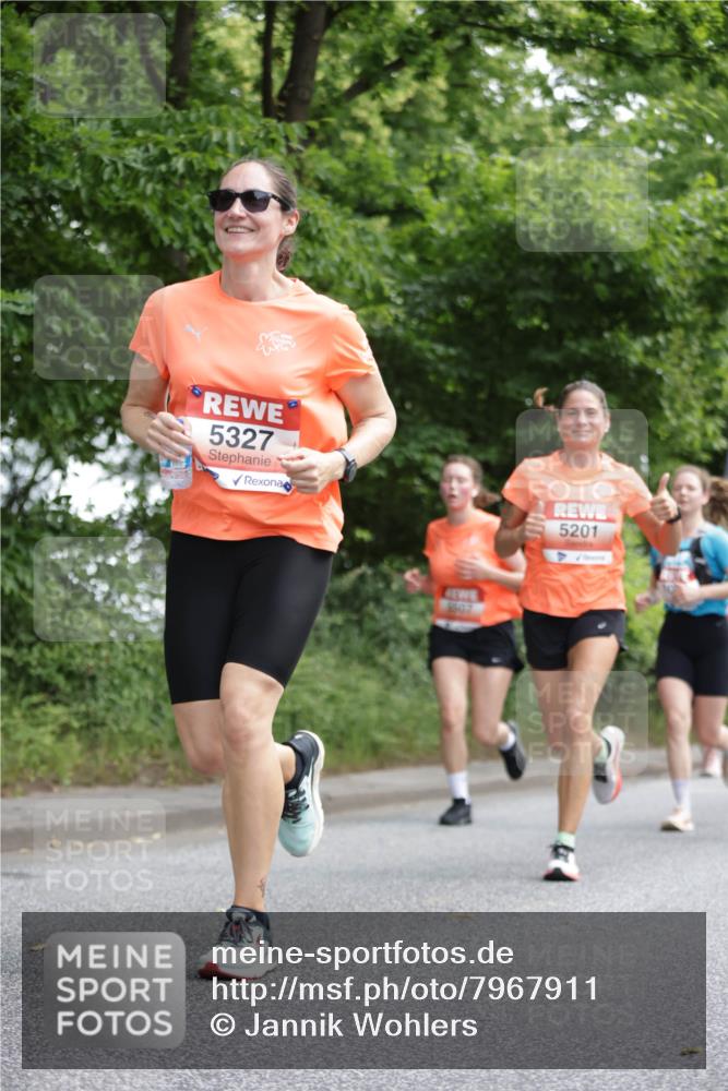 15.06.2025 - REWE Women's Run Jannik Wohlers http://msf.ph/oto/7967911 15.06.2025 10:03:02 Laufen 5327, 3607, 5201 meine-sportfotos.de