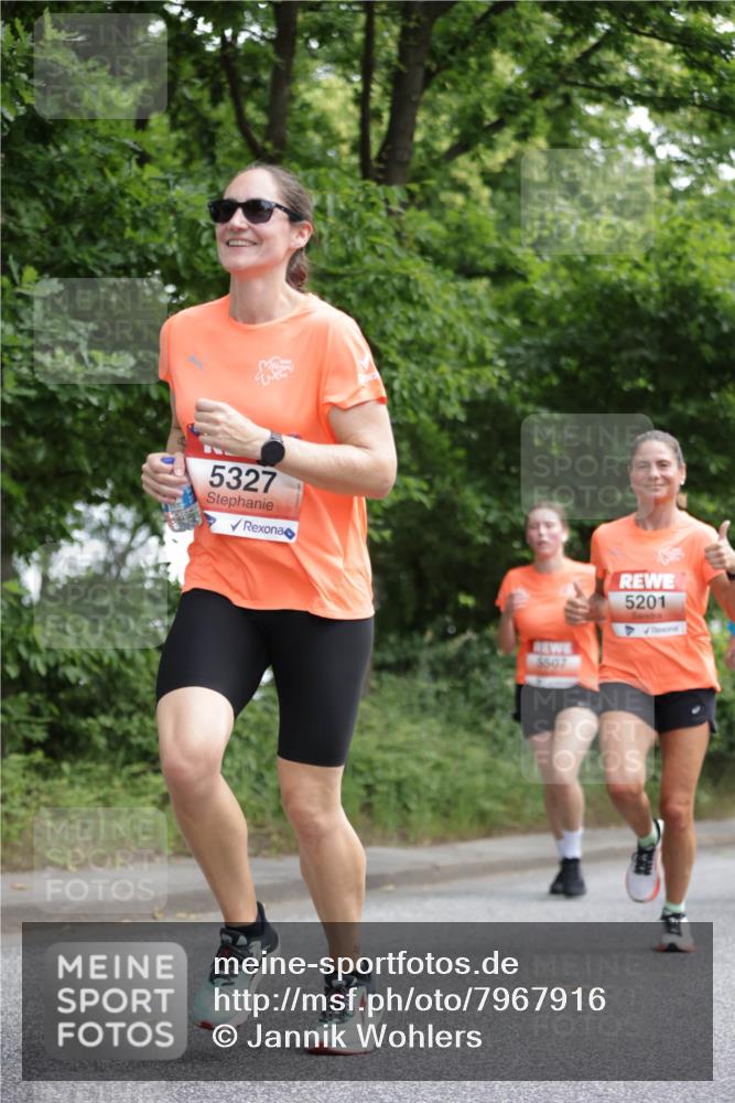 15.06.2025 - REWE Women's Run Jannik Wohlers http://msf.ph/oto/7967916 15.06.2025 10:03:02 Laufen 5327, 5607, 5201 meine-sportfotos.de