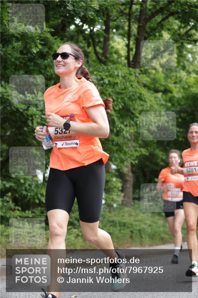 15.06.2025 - REWE Women's Run Jannik Wohlers http://msf.ph/oto/7967925 15.06.2025 10:03:02 Laufen 5327, 5201 meine-sportfotos.de