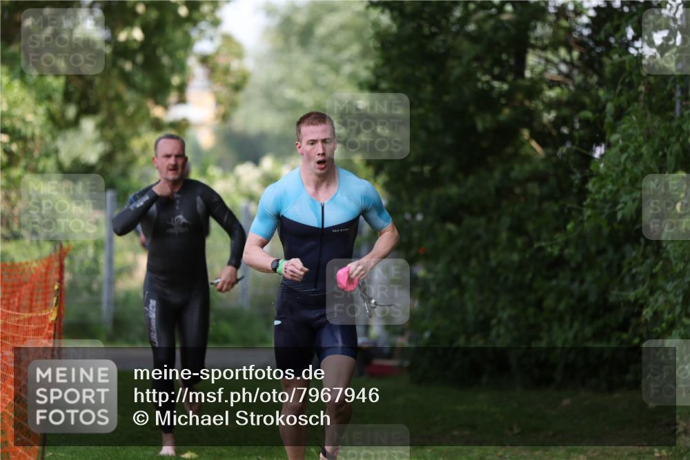 15.06.2025 - 7 Türme Triathlon Michael Strokosch http://msf.ph/oto/7967946 15.06.2025 12:53:47 Schwimmen 760, 862, 1072, 1133, 1156 meine-sportfotos.de