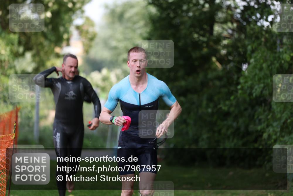 15.06.2025 - 7 Türme Triathlon Michael Strokosch http://msf.ph/oto/7967957 15.06.2025 12:53:48 Schwimmen 760, 862, 1072, 1133, 1156 meine-sportfotos.de
