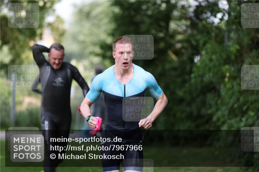 15.06.2025 - 7 Türme Triathlon Michael Strokosch http://msf.ph/oto/7967966 15.06.2025 12:53:48 Schwimmen 760, 862, 1072, 1133, 1156 meine-sportfotos.de