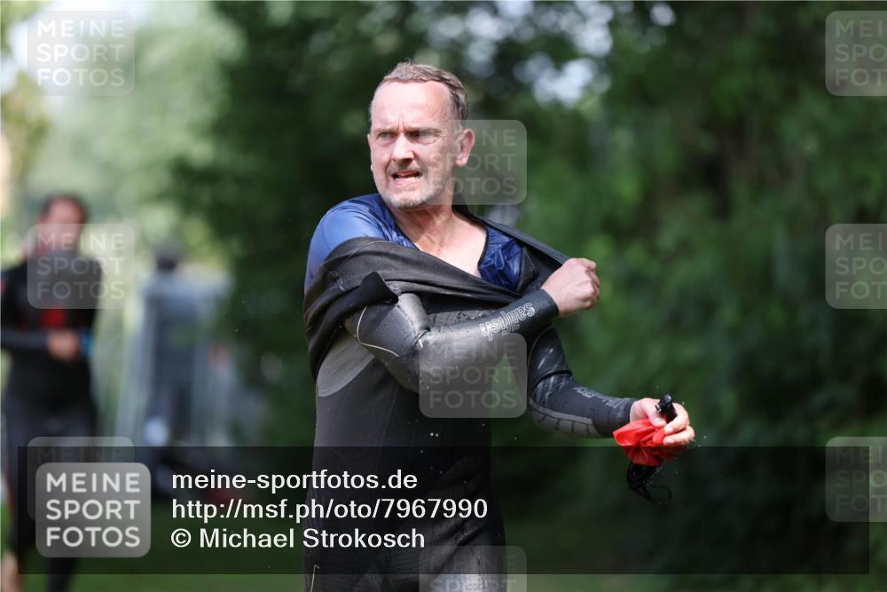 15.06.2025 - 7 Türme Triathlon Michael Strokosch http://msf.ph/oto/7967990 15.06.2025 12:53:51 Schwimmen 760, 862, 1072, 1133, 1156 meine-sportfotos.de