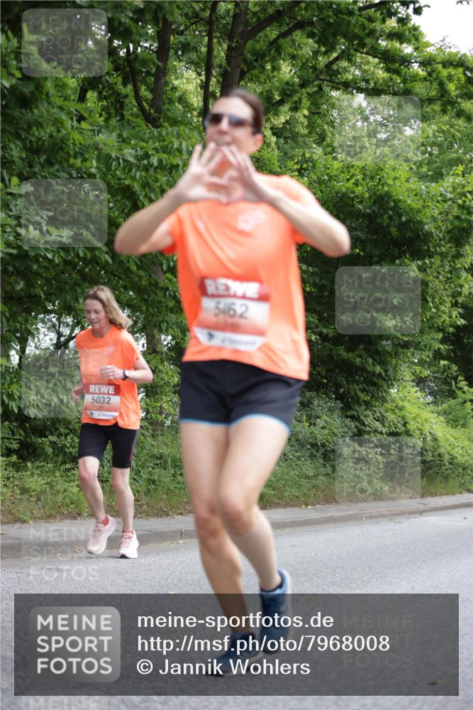15.06.2025 - REWE Women's Run Jannik Wohlers http://msf.ph/oto/7968008 15.06.2025 10:03:06 Laufen 5032, 5162 meine-sportfotos.de