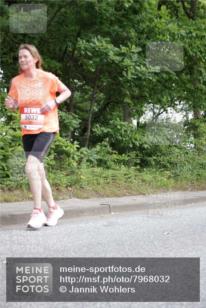 15.06.2025 - REWE Women's Run Jannik Wohlers http://msf.ph/oto/7968032 15.06.2025 10:03:07 Laufen 5032 meine-sportfotos.de