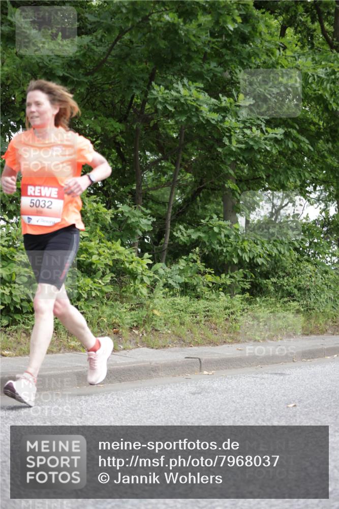 15.06.2025 - REWE Women's Run Jannik Wohlers http://msf.ph/oto/7968037 15.06.2025 10:03:07 Laufen 5032 meine-sportfotos.de