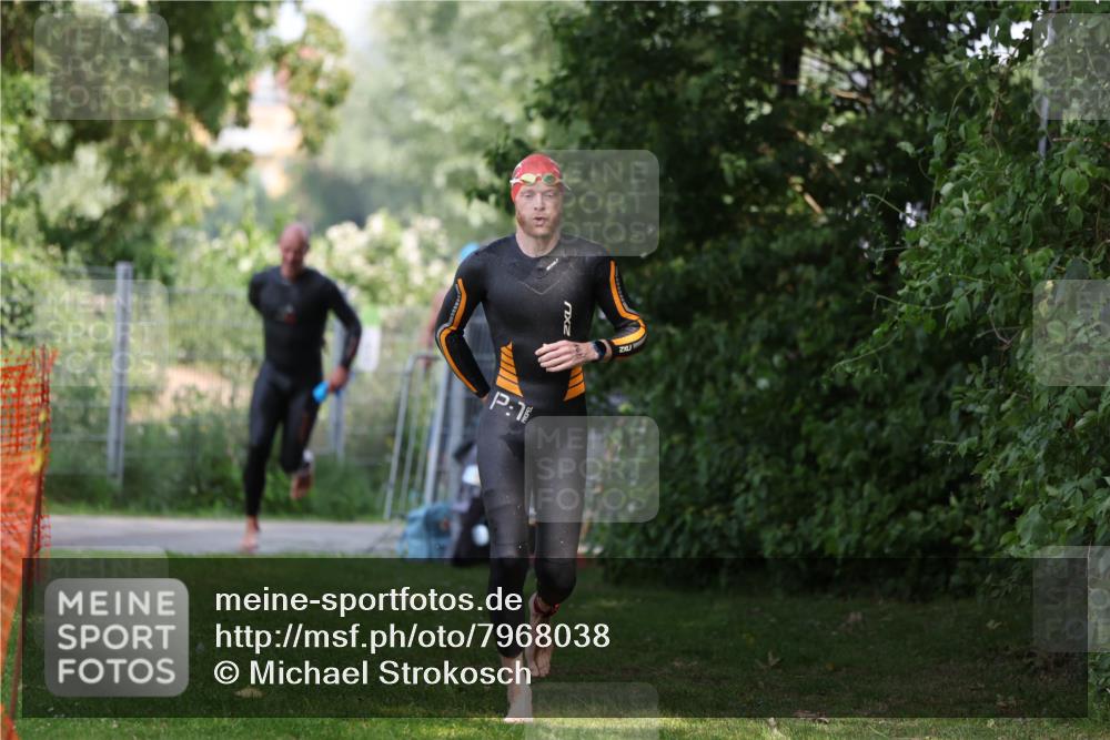 15.06.2025 - 7 Türme Triathlon Michael Strokosch http://msf.ph/oto/7968038 15.06.2025 12:54:01 Schwimmen 760, 862, 930, 990, 1045, 1133, 1181 meine-sportfotos.de