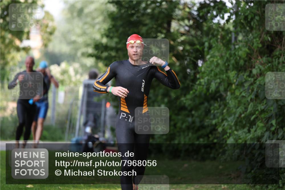 15.06.2025 - 7 Türme Triathlon Michael Strokosch http://msf.ph/oto/7968056 15.06.2025 12:54:02 Schwimmen 760, 862, 930, 990, 1016, 1045, 1133, 1181 meine-sportfotos.de