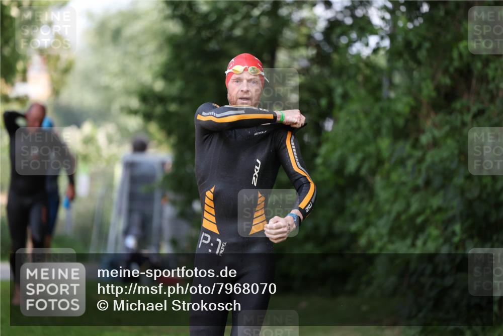 15.06.2025 - 7 Türme Triathlon Michael Strokosch http://msf.ph/oto/7968070 15.06.2025 12:54:03 Schwimmen 760, 862, 930, 990, 1016, 1045, 1133, 1181 meine-sportfotos.de