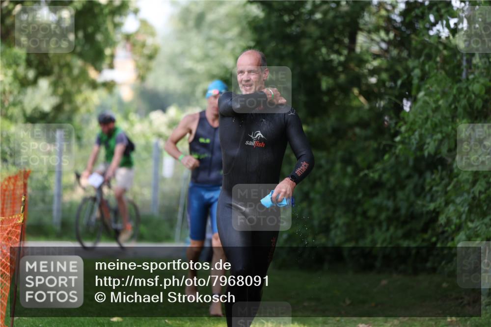 15.06.2025 - 7 Türme Triathlon Michael Strokosch http://msf.ph/oto/7968091 15.06.2025 12:54:06 Schwimmen 760, 862, 930, 978, 990, 996, 1016, 1045, 1181 meine-sportfotos.de