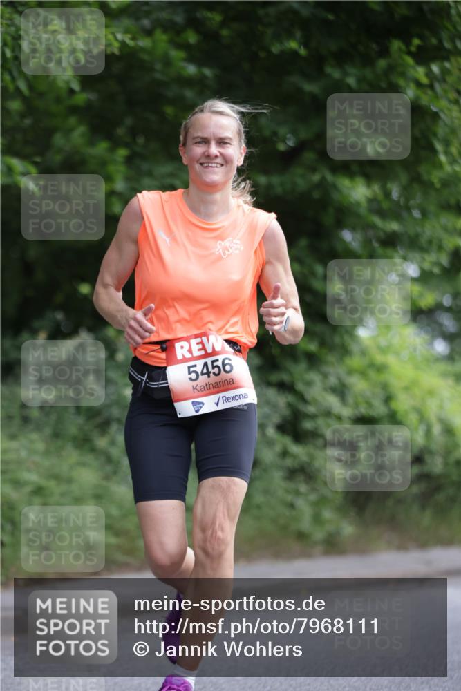 15.06.2025 - REWE Women's Run Jannik Wohlers http://msf.ph/oto/7968111 15.06.2025 10:03:14 Laufen 5456 meine-sportfotos.de