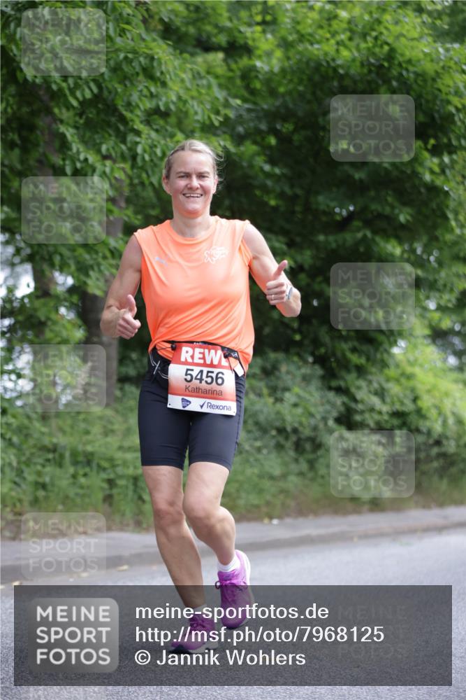 15.06.2025 - REWE Women's Run Jannik Wohlers http://msf.ph/oto/7968125 15.06.2025 10:03:15 Laufen 5456 meine-sportfotos.de