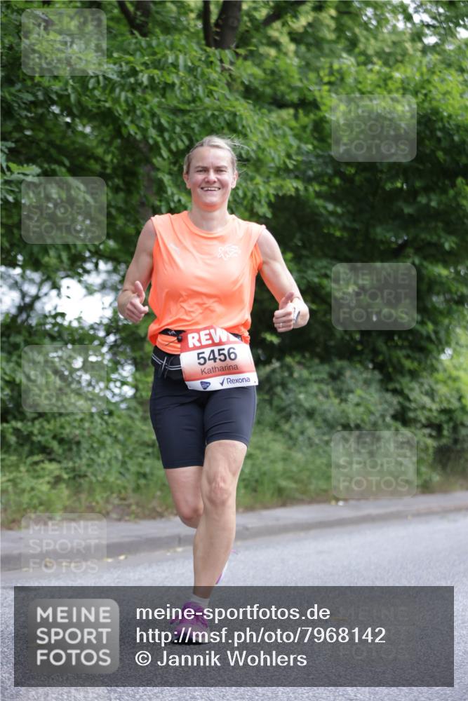 15.06.2025 - REWE Women's Run Jannik Wohlers http://msf.ph/oto/7968142 15.06.2025 10:03:15 Laufen 5456 meine-sportfotos.de