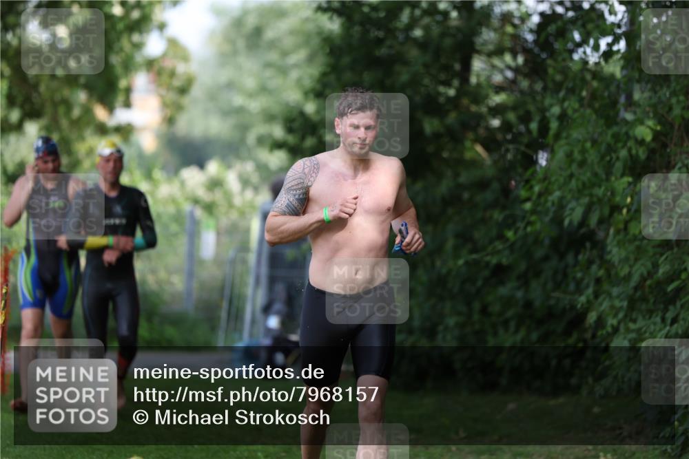15.06.2025 - 7 Türme Triathlon Michael Strokosch http://msf.ph/oto/7968157 15.06.2025 12:54:14 Schwimmen 707, 734, 760, 862, 930, 978, 990, 996, 1016, 1045, 1181 meine-sportfotos.de