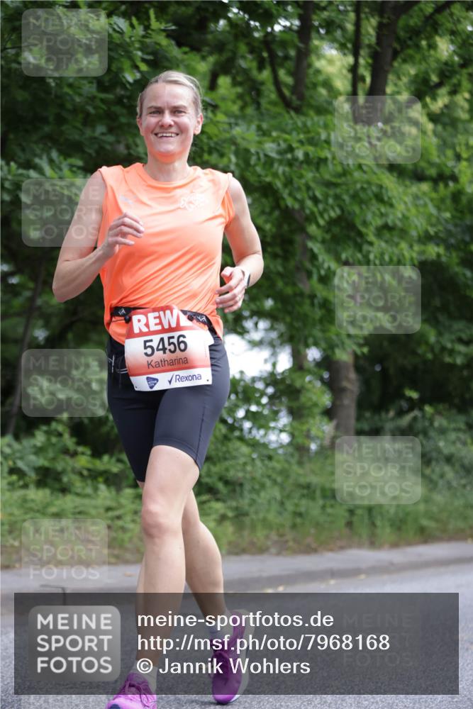15.06.2025 - REWE Women's Run Jannik Wohlers http://msf.ph/oto/7968168 15.06.2025 10:03:15 Laufen 5456 meine-sportfotos.de