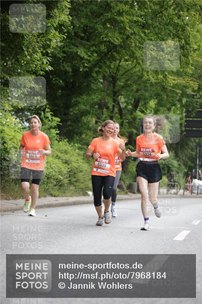 15.06.2025 - REWE Women's Run Jannik Wohlers http://msf.ph/oto/7968184 15.06.2025 10:03:19 Laufen 5513, 2, 5335, 5334 meine-sportfotos.de