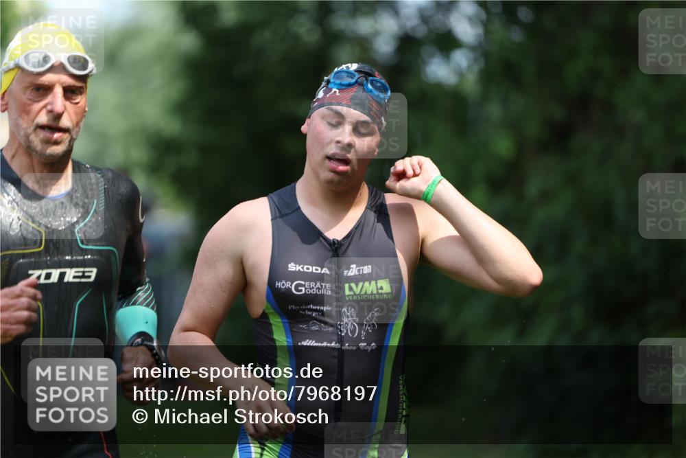 15.06.2025 - 7 Türme Triathlon Michael Strokosch http://msf.ph/oto/7968197 15.06.2025 12:54:19 Schwimmen 707, 734, 802, 930, 978, 990, 996, 1006, 1016, 1045, 1181 meine-sportfotos.de
