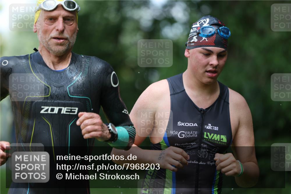15.06.2025 - 7 Türme Triathlon Michael Strokosch http://msf.ph/oto/7968203 15.06.2025 12:54:19 Schwimmen 707, 734, 802, 930, 978, 990, 996, 1006, 1016, 1045, 1181 meine-sportfotos.de