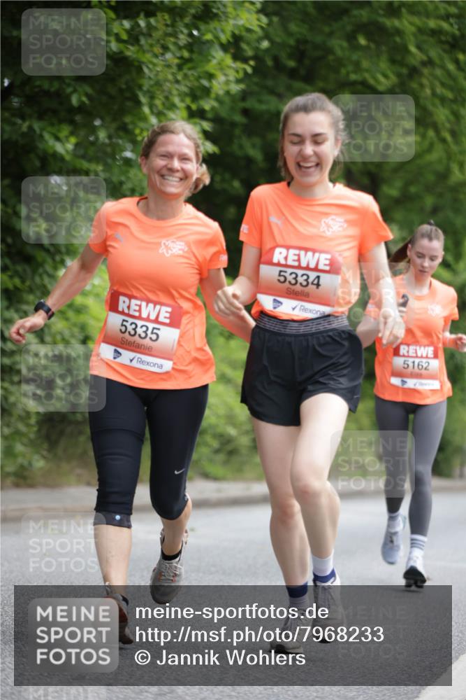 15.06.2025 - REWE Women's Run Jannik Wohlers http://msf.ph/oto/7968233 15.06.2025 10:03:21 Laufen 5335, 5334, 5162 meine-sportfotos.de