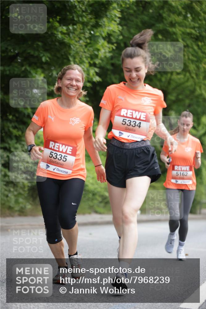 15.06.2025 - REWE Women's Run Jannik Wohlers http://msf.ph/oto/7968239 15.06.2025 10:03:22 Laufen 5335, 5334, 5162 meine-sportfotos.de