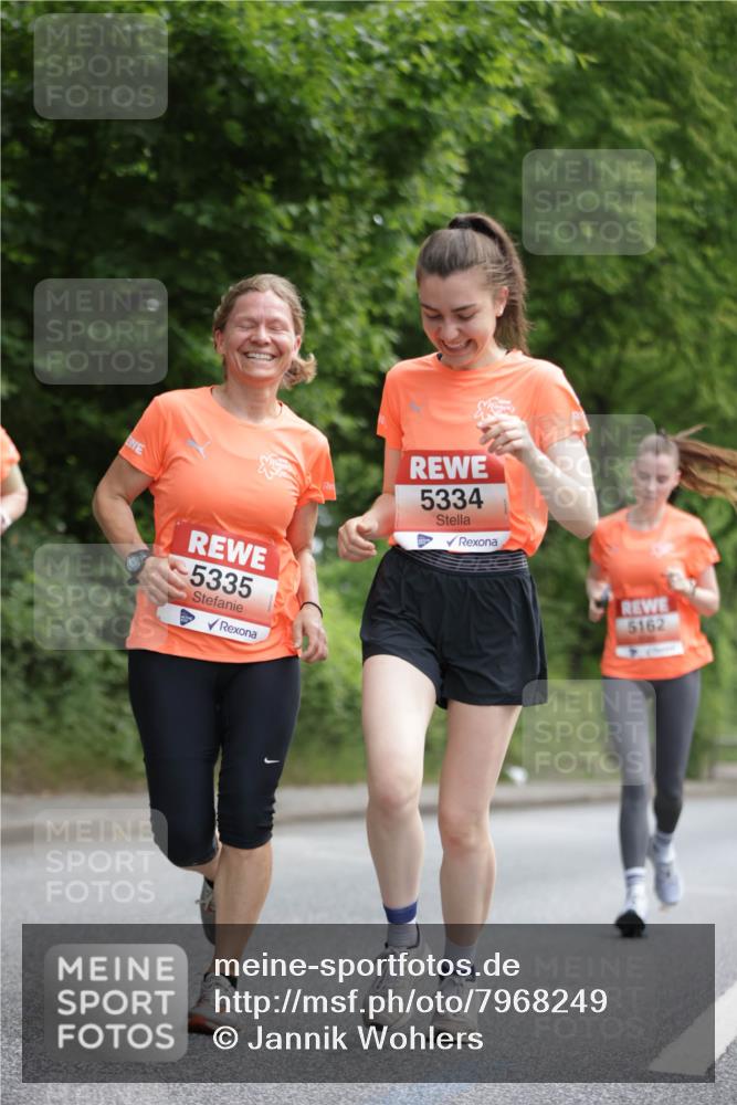 15.06.2025 - REWE Women's Run Jannik Wohlers http://msf.ph/oto/7968249 15.06.2025 10:03:22 Laufen 5335, 5334, 5162 meine-sportfotos.de