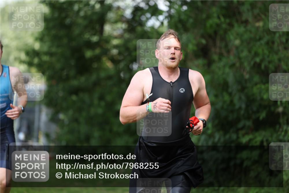 15.06.2025 - 7 Türme Triathlon Michael Strokosch http://msf.ph/oto/7968255 15.06.2025 12:54:25 Schwimmen 707, 734, 802, 930, 978, 990, 996, 998, 1006, 1016, 1045, 1104, 1105 meine-sportfotos.de
