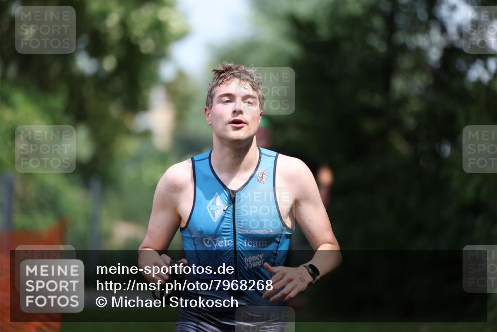 15.06.2025 - 7 Türme Triathlon Michael Strokosch http://msf.ph/oto/7968268 15.06.2025 12:54:26 Schwimmen 707, 734, 802, 930, 978, 990, 996, 998, 1006, 1016, 1104, 1105 meine-sportfotos.de