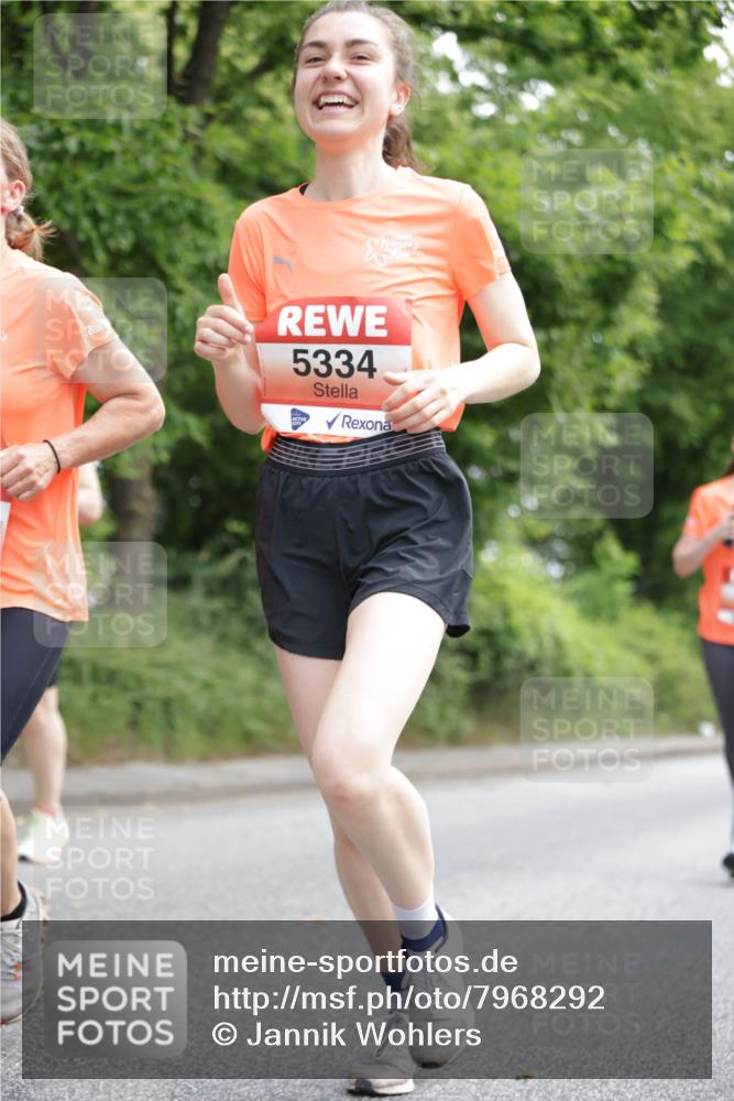 15.06.2025 - REWE Women's Run Jannik Wohlers http://msf.ph/oto/7968292 15.06.2025 10:03:23 Laufen 5334 meine-sportfotos.de