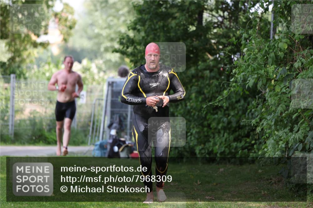 15.06.2025 - 7 Türme Triathlon Michael Strokosch http://msf.ph/oto/7968309 15.06.2025 12:54:31 Schwimmen 707, 734, 740, 802, 916, 978, 996, 998, 1006, 1016, 1104, 1105 meine-sportfotos.de