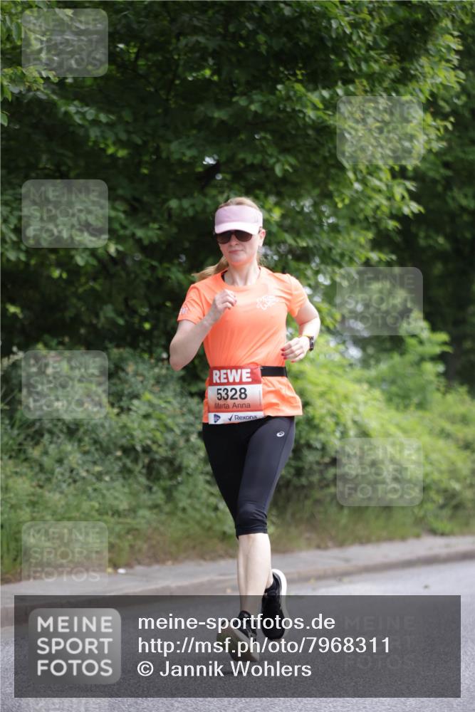 15.06.2025 - REWE Women's Run Jannik Wohlers http://msf.ph/oto/7968311 15.06.2025 10:03:36 Laufen 5328 meine-sportfotos.de