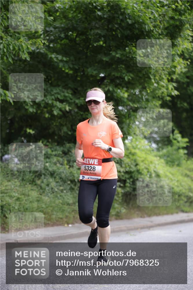 15.06.2025 - REWE Women's Run Jannik Wohlers http://msf.ph/oto/7968325 15.06.2025 10:03:37 Laufen 5328 meine-sportfotos.de
