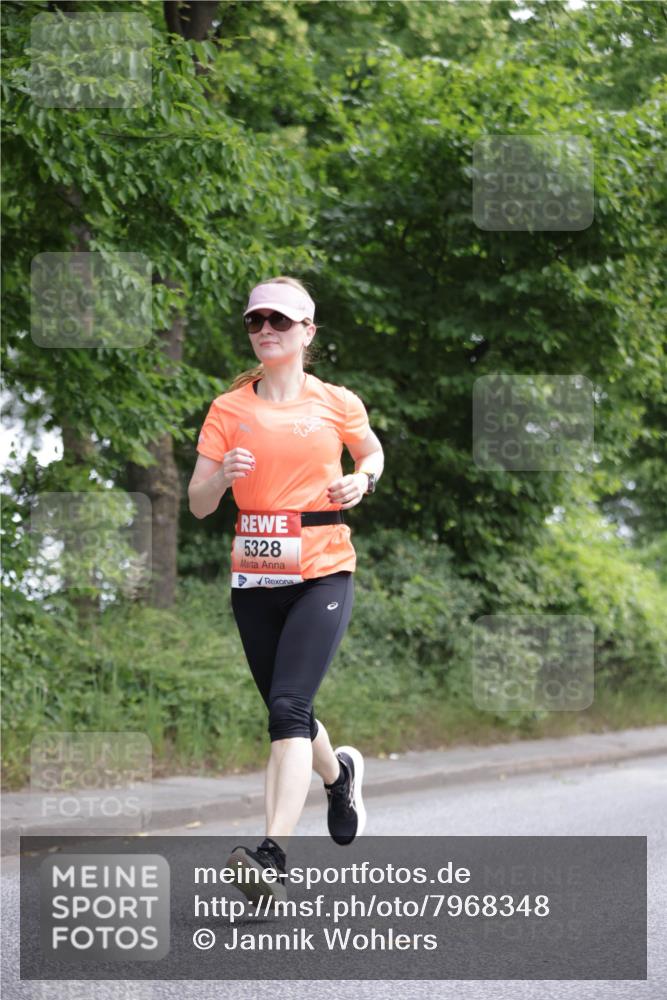15.06.2025 - REWE Women's Run Jannik Wohlers http://msf.ph/oto/7968348 15.06.2025 10:03:37 Laufen 5328 meine-sportfotos.de