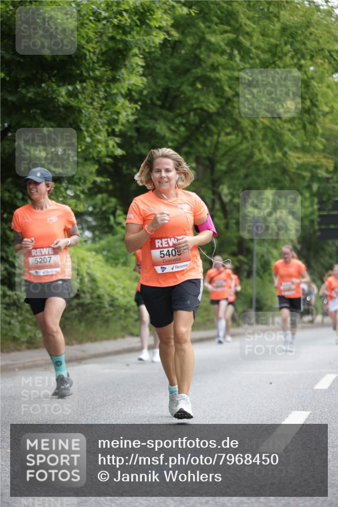 15.06.2025 - REWE Women's Run Jannik Wohlers http://msf.ph/oto/7968450 15.06.2025 10:03:41 Laufen 5207, 5405 meine-sportfotos.de
