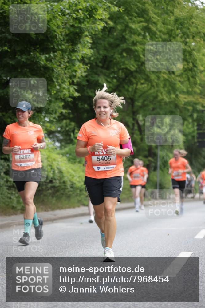 15.06.2025 - REWE Women's Run Jannik Wohlers http://msf.ph/oto/7968454 15.06.2025 10:03:41 Laufen 5207 meine-sportfotos.de
