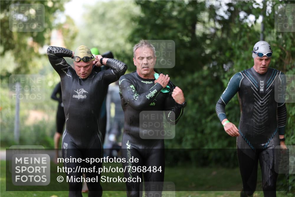 15.06.2025 - 7 Türme Triathlon Michael Strokosch http://msf.ph/oto/7968484 15.06.2025 12:54:50 Schwimmen 157, 701, 719, 723, 740, 762, 881, 916, 939, 945, 998, 1024, 1104, 1105, 1182 meine-sportfotos.de
