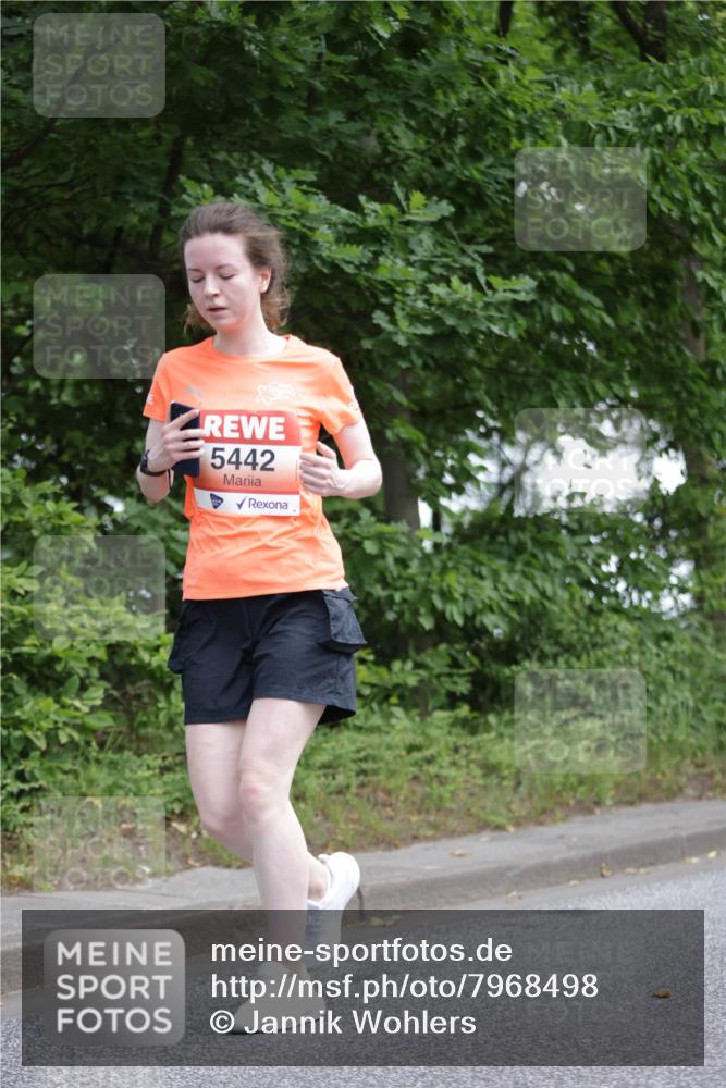 15.06.2025 - REWE Women's Run Jannik Wohlers http://msf.ph/oto/7968498 15.06.2025 10:03:46 Laufen 5442 meine-sportfotos.de