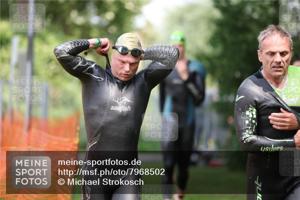 15.06.2025 - 7 Türme Triathlon Michael Strokosch http://msf.ph/oto/7968502 15.06.2025 12:54:52 Schwimmen 157, 701, 719, 723, 740, 762, 881, 916, 939, 945, 998, 1024, 1104, 1182 meine-sportfotos.de