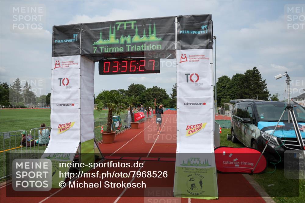 15.06.2025 - 7 Türme Triathlon Michael Strokosch http://msf.ph/oto/7968526 15.06.2025 13:36:27 Ziel 460 meine-sportfotos.de