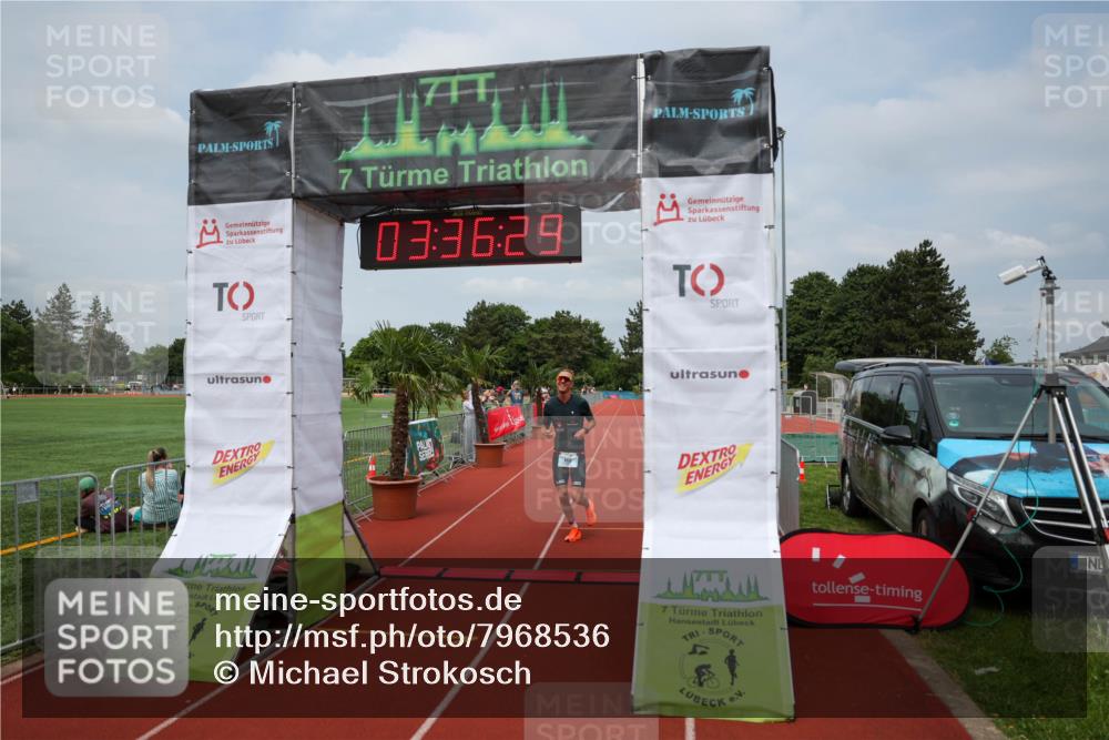 15.06.2025 - 7 Türme Triathlon Michael Strokosch http://msf.ph/oto/7968536 15.06.2025 13:36:28 Ziel 460 meine-sportfotos.de