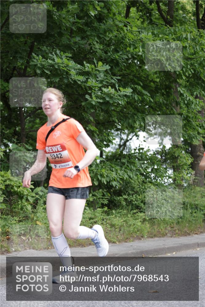 15.06.2025 - REWE Women's Run Jannik Wohlers http://msf.ph/oto/7968543 15.06.2025 10:03:49 Laufen 5342 meine-sportfotos.de