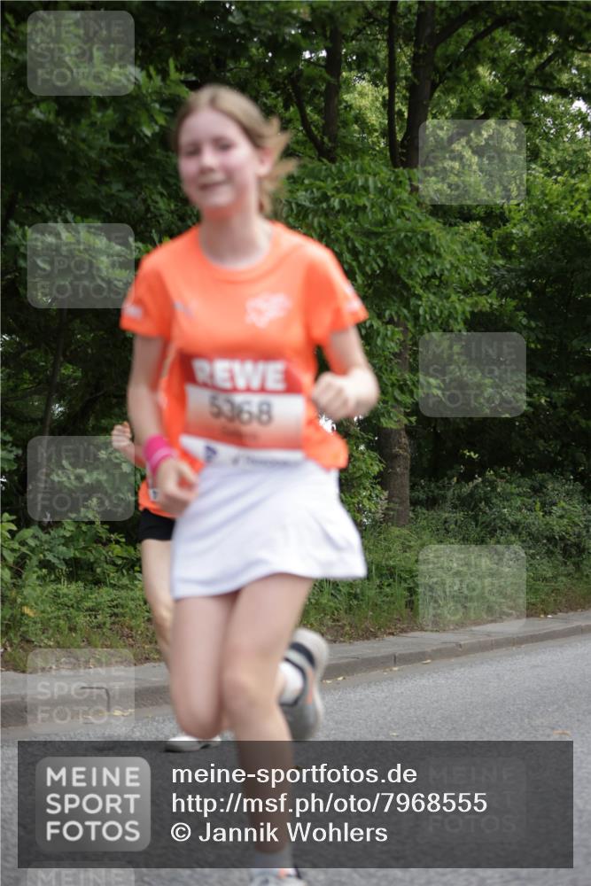 15.06.2025 - REWE Women's Run Jannik Wohlers http://msf.ph/oto/7968555 15.06.2025 10:03:50 Laufen 5368 meine-sportfotos.de