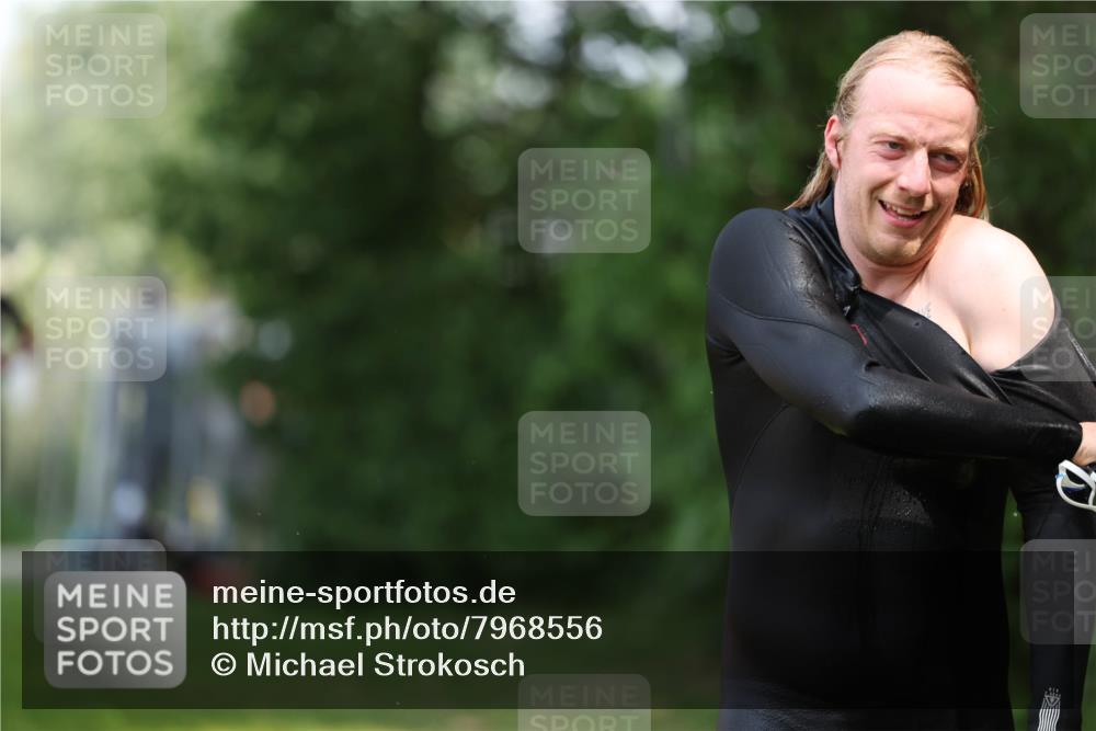 15.06.2025 - 7 Türme Triathlon Michael Strokosch http://msf.ph/oto/7968556 15.06.2025 12:54:57 Schwimmen 157, 701, 719, 723, 740, 762, 846, 881, 916, 939, 945, 950, 952, 1019, 1024, 1152, 1182 meine-sportfotos.de