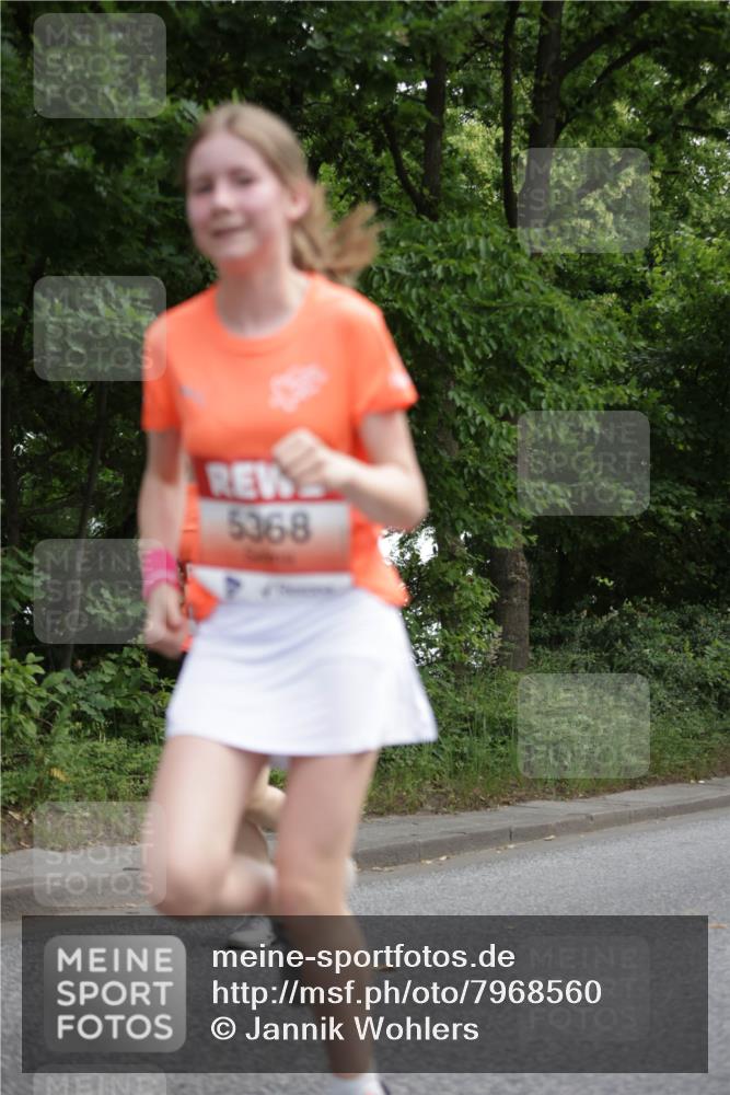 15.06.2025 - REWE Women's Run Jannik Wohlers http://msf.ph/oto/7968560 15.06.2025 10:03:50 Laufen 5368 meine-sportfotos.de