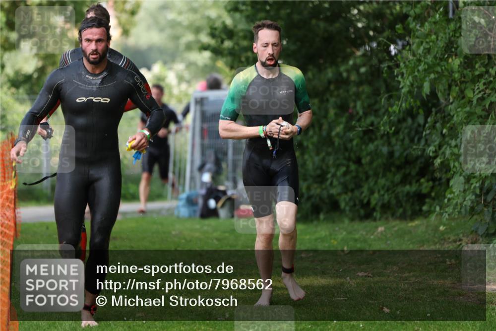 15.06.2025 - 7 Türme Triathlon Michael Strokosch http://msf.ph/oto/7968562 15.06.2025 12:55:01 Schwimmen 157, 701, 719, 723, 762, 772, 846, 859, 865, 881, 916, 939, 945, 950, 952, 1019, 1024, 1152, 1182 meine-sportfotos.de