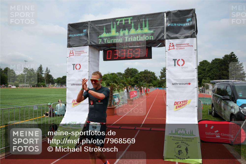 15.06.2025 - 7 Türme Triathlon Michael Strokosch http://msf.ph/oto/7968569 15.06.2025 13:36:31 Ziel 460 meine-sportfotos.de