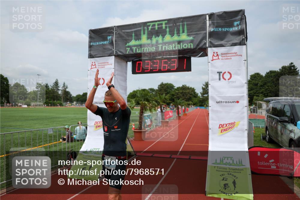15.06.2025 - 7 Türme Triathlon Michael Strokosch http://msf.ph/oto/7968571 15.06.2025 13:36:31 Ziel 460 meine-sportfotos.de