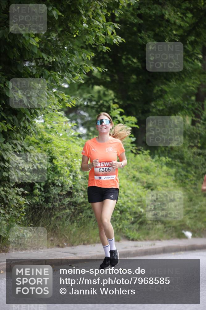 15.06.2025 - REWE Women's Run Jannik Wohlers http://msf.ph/oto/7968585 15.06.2025 10:03:55 Laufen 5305 meine-sportfotos.de