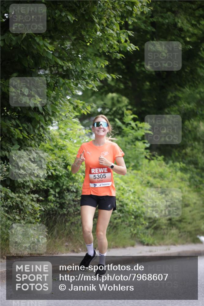 15.06.2025 - REWE Women's Run Jannik Wohlers http://msf.ph/oto/7968607 15.06.2025 10:03:55 Laufen 5305 meine-sportfotos.de